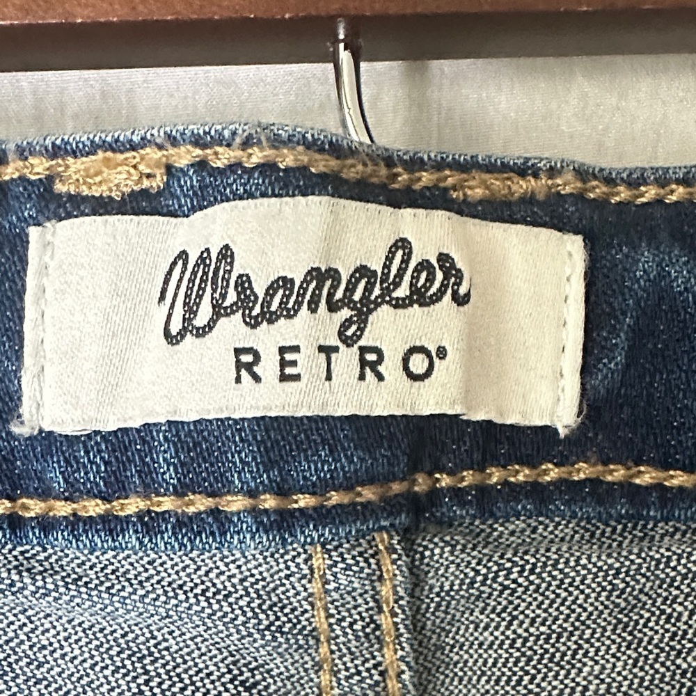 Wrangler Retro Denim Jeans - Picture 2 of 6